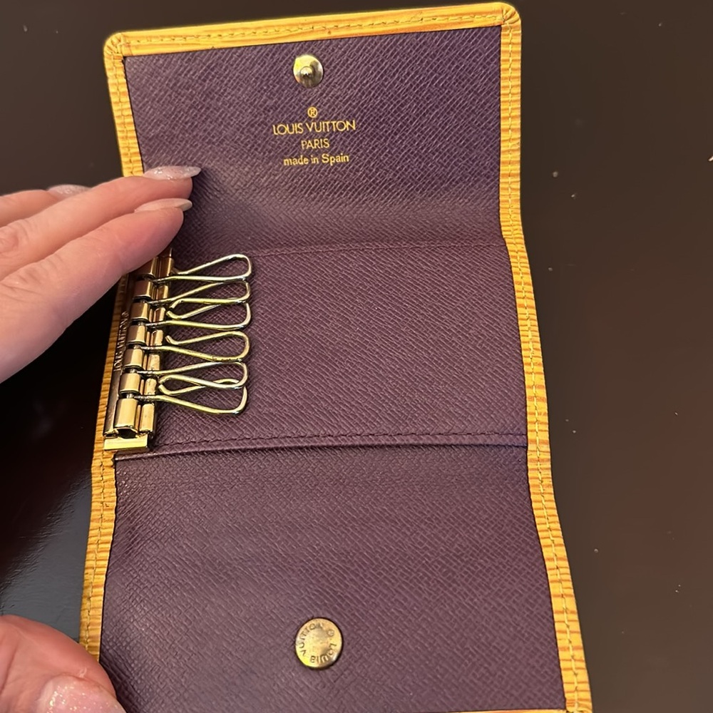 GUC! Louis Vuitton 6 ring purple and yellow key ring holder. Authentic!! - Picture 5 of 7